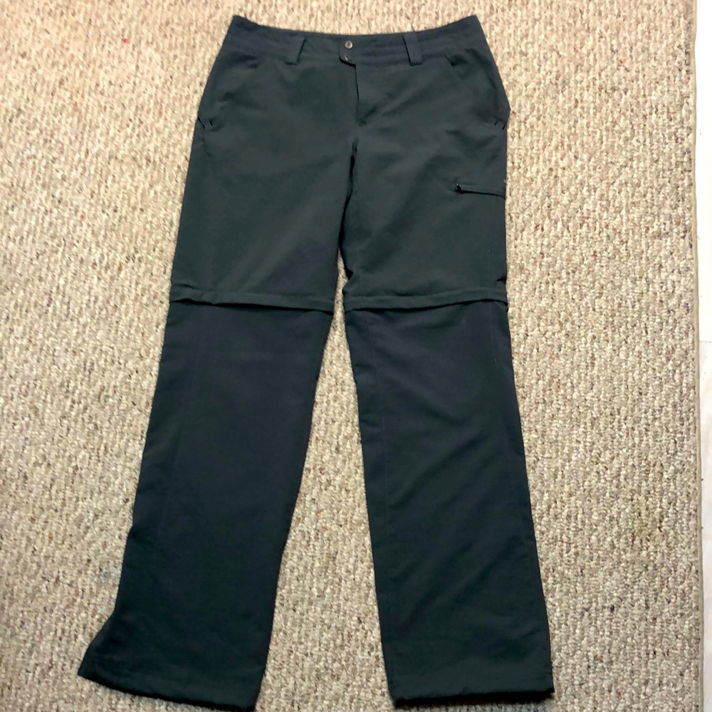 Columbia Titanium convertible hiking pants woman’s size 8. Omni-Shade